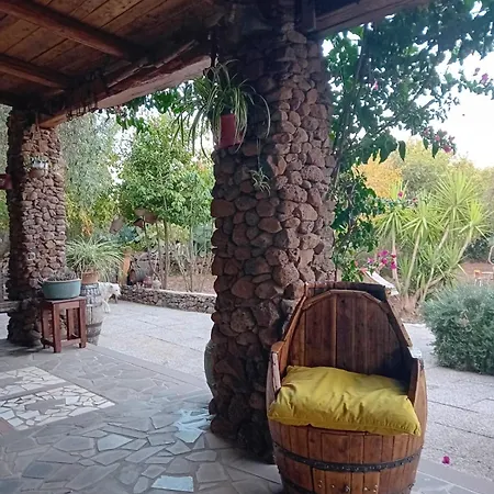 Azienda Agricola S'ispinalba Di Laura Pitzolu בית הארחה Borore